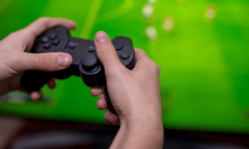 به لطف بیماری همه گیر ، بازی های ویدیویی صنعت بزرگ تری نسبت به فیلم ها و ورزش های آمریکای شمالی است